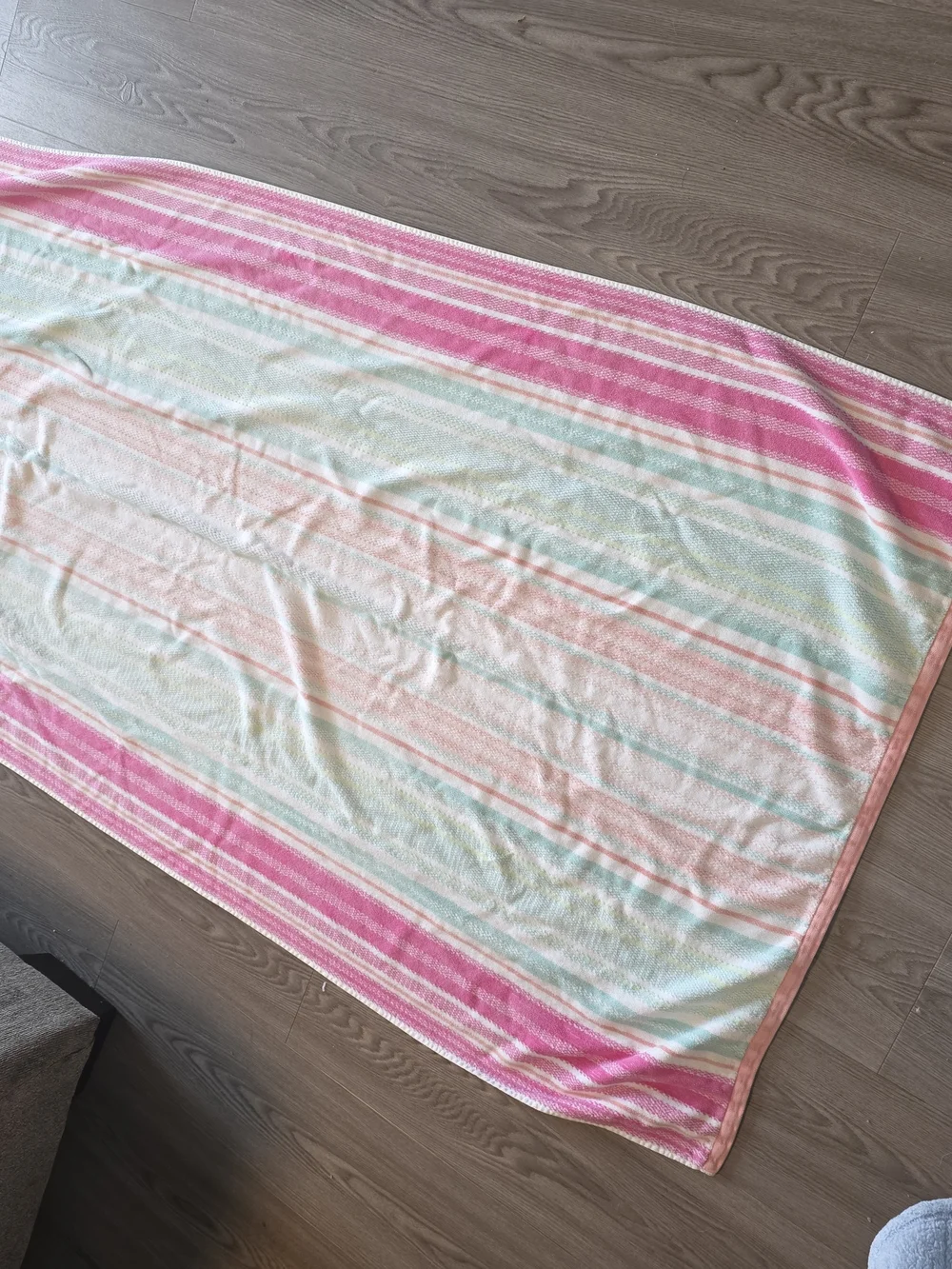 Saba lightweight striped